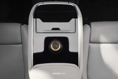 Nuova Polestar 5 console centrale