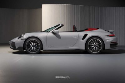 Nuova Porsche 911 Turbo S Cabriolet laterale
