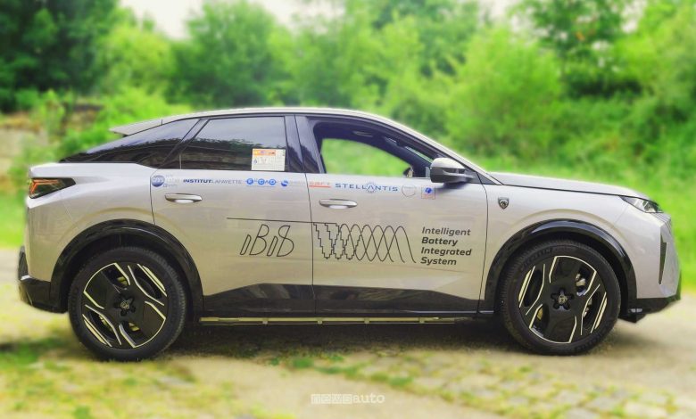 Prototipo della Peugeot 3008 IBIS con batteria dotata di inverter e caricatore integrati