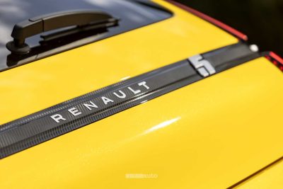 Renault 5 E-Tech Electric logo portellone posteriore