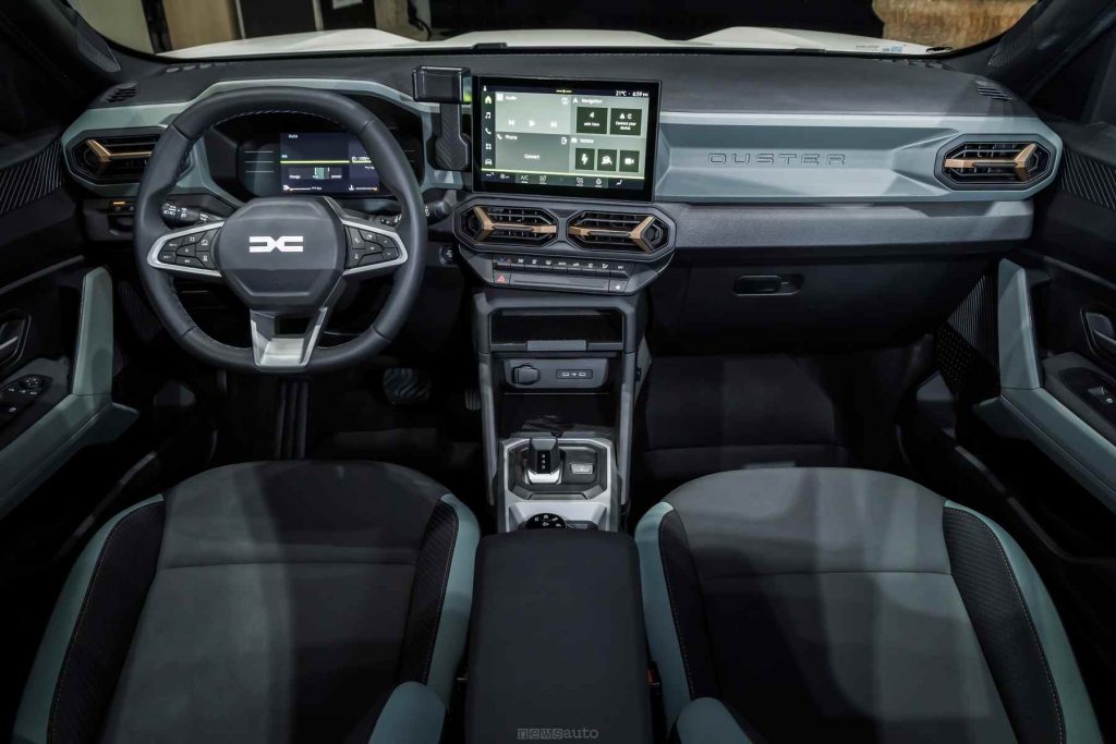 abitacolo FOTO nuova Dacia Duster 2026