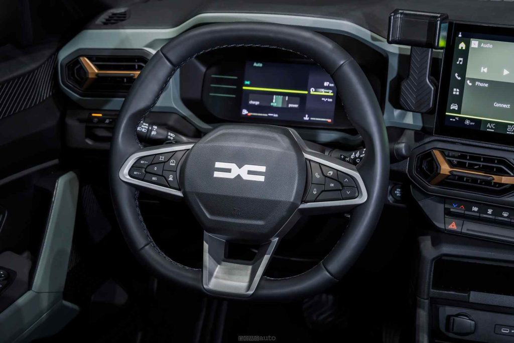 volante FOTO nuova Dacia Duster 2026