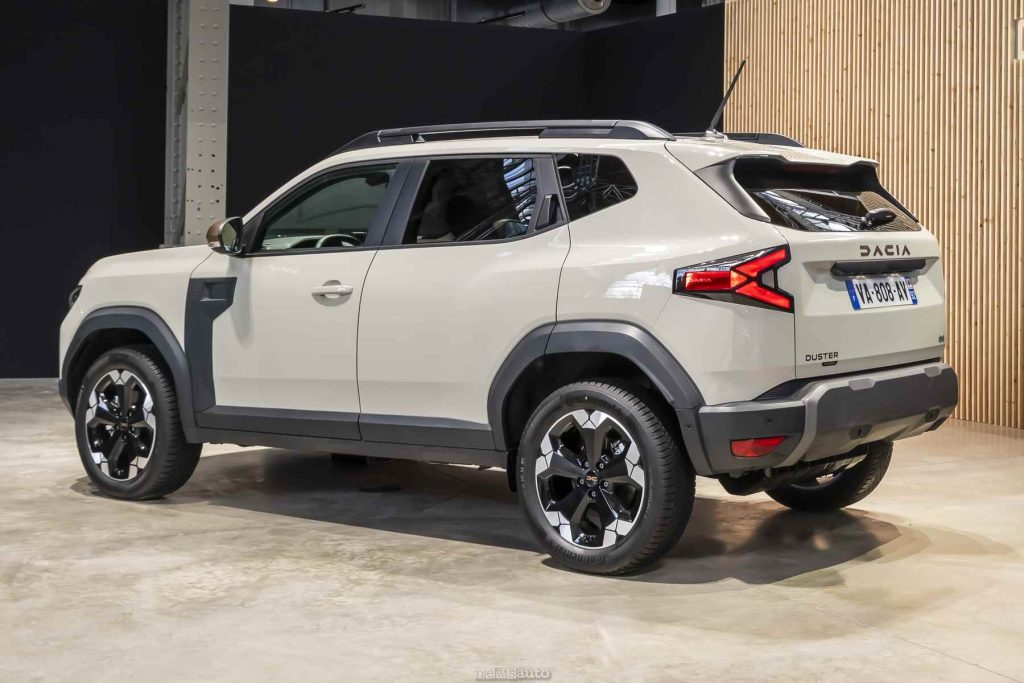 FOTO nuova Dacia Duster 2026