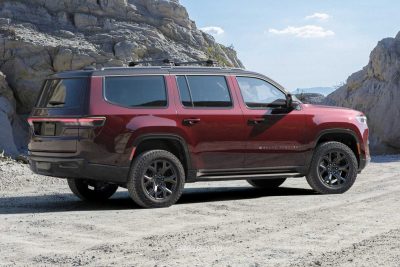 Jeep Grand Wagoneer 2026 posteriore 3/4