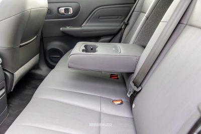 Leapmotor B10 fila sedili posteriori