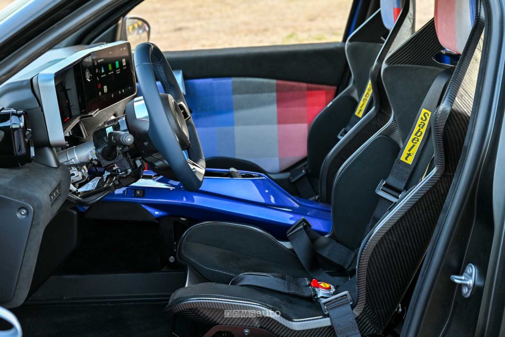 Renault 5 Turbo 3E sedili abitacolo
