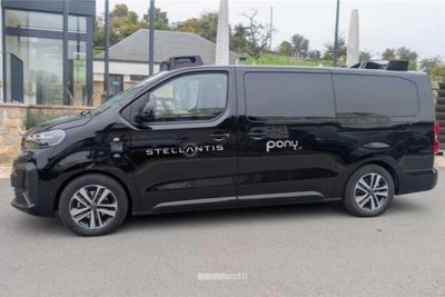 Peugeot e-Traveller guida autonoma