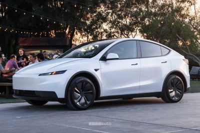 Tesla Model Y Standard anteriore 3/4