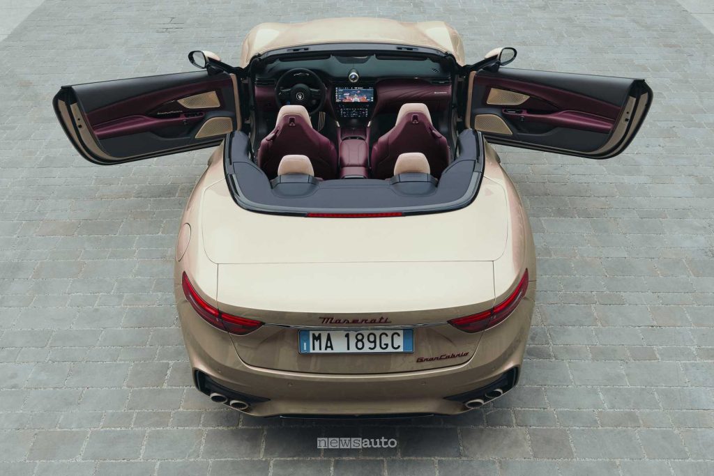Maserati GranCabrio Oro Lirico abitacolo