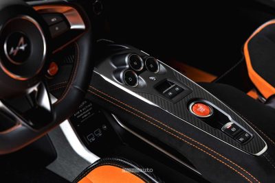 Alpine A110 R Ultime comandi cambio console centrale