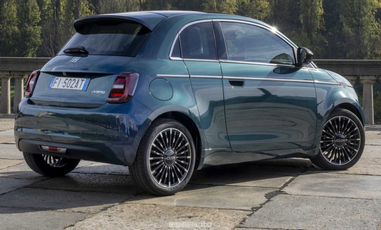 Nuova Fiat 500 Hybrid La Prima posteriore 3/4