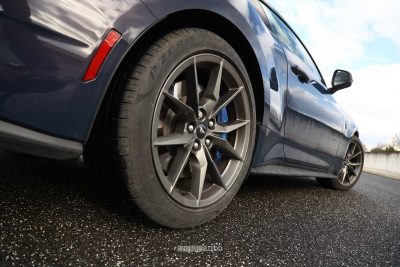 Ford Mustang Dark Horse cerchi ed impianto frenante posteriore