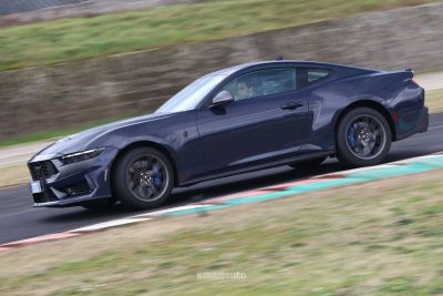 Ford Mustang Dark Horse test in pista all'ISAM