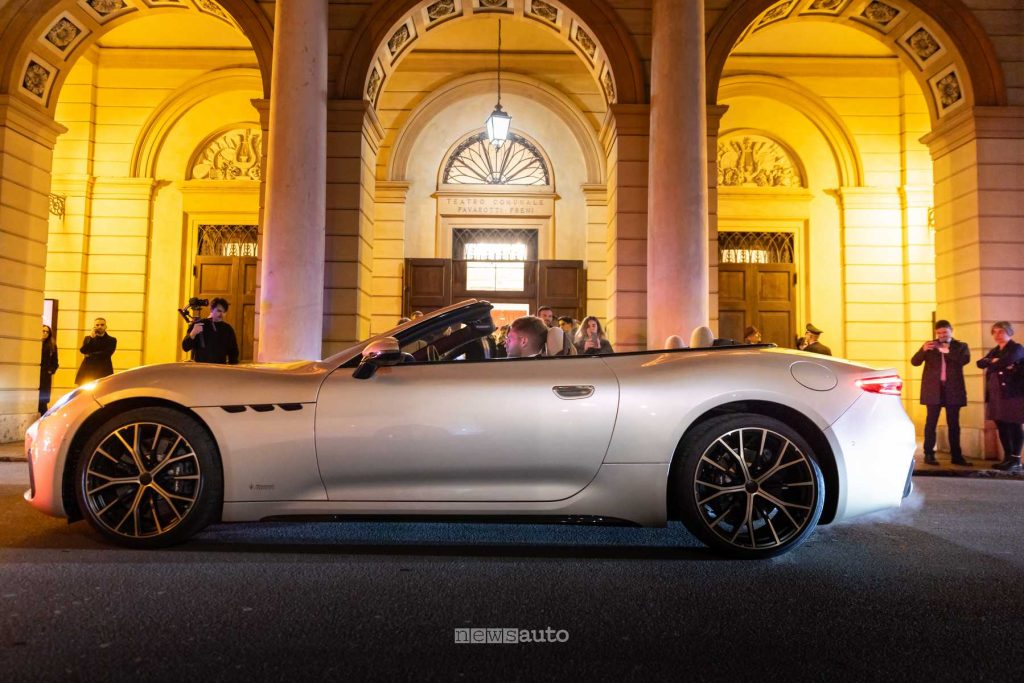 Maserati GranCabrio Oro Lirico laterale