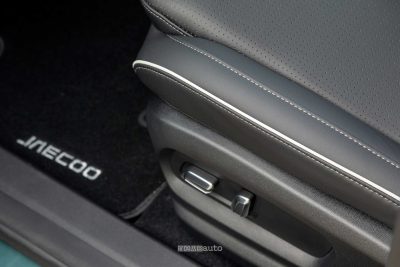 Jaecoo J5 comandi regolazione del sedile anteriore