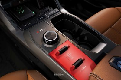 Nuova Jeep Recon comandi console centrale