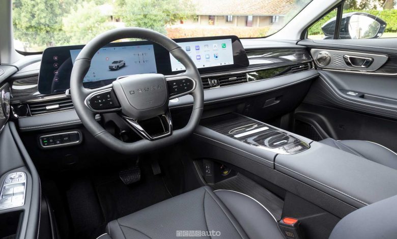 Omoda 5 SHS-H plancia abitacolo