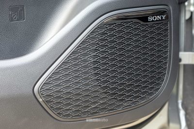 Omoda 5 SHS-H casse audio impianto Sony