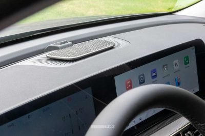 Omoda 5 SHS-H cassa audio plancia