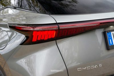 Omoda 5 SHS-H faro posteriore