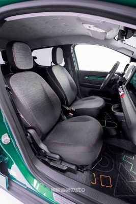 Renault Twingo E-Tech-Electric Techno Vert Absolu sedili anteriori