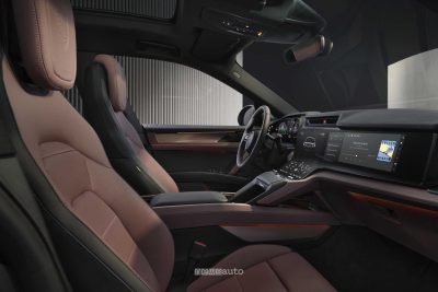 Porsche Cayenne Electric sedili anteriori