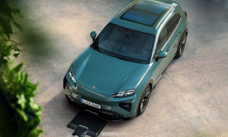 Nuova Porsche Cayenne Turbo Electric ricarica induttiva