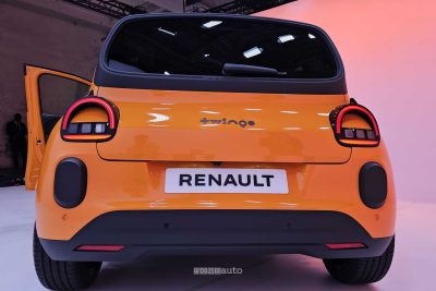 Renault Twingo E-Tech Electric gialla posteriore
