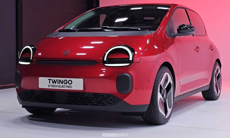 Renault Twingo E-Tech Electric rossa anteriore 3/4