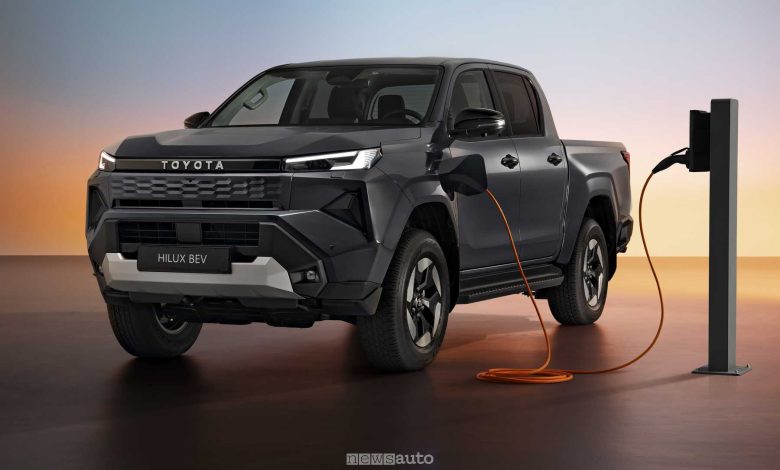 Nuovo Toyota Hilux BEV in ricarica