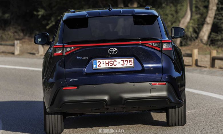 Toyota bZ4X 2026 su strada