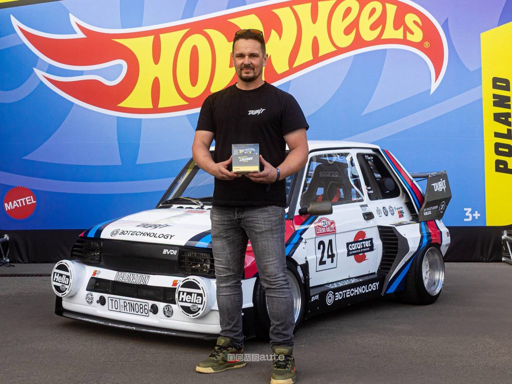 Hot Wheels Legends Tour 2025 Fiat 126 con il vincitrice