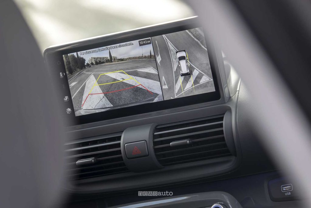 Hyundai Inster Cross immagini della telecamera posteriore