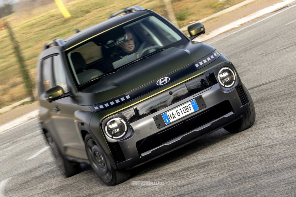 Hyundai Inster Cross test su strada