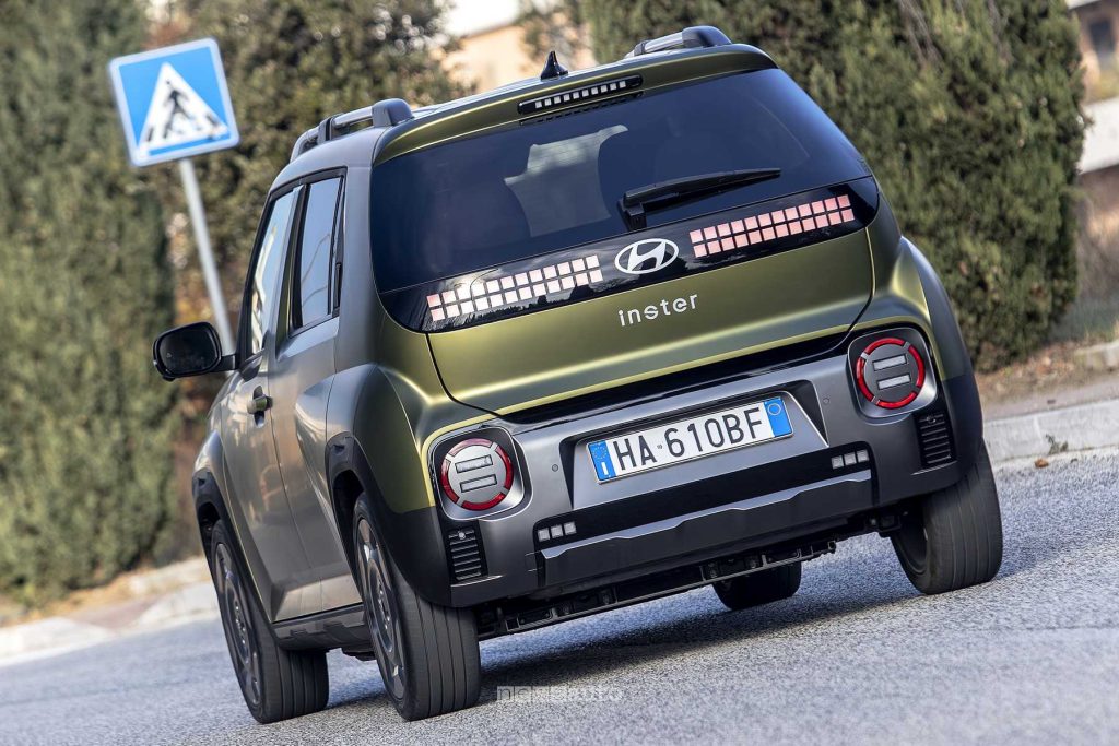 Hyundai Inster Cross test su strada