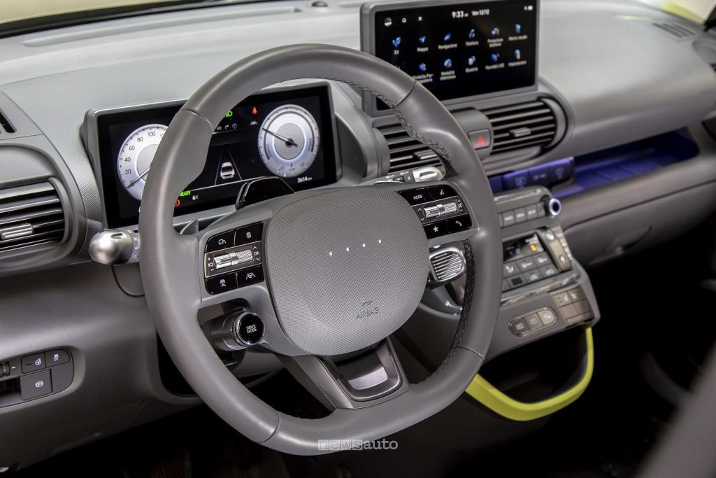 Hyundai Inster Cross volante, plancia abitacolo