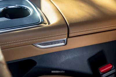 Mazda 6e materiale console centrale