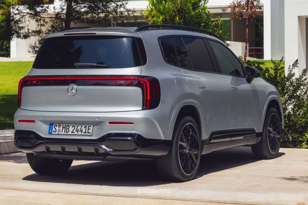 Nuova Mercedes GLB posteriore 3/4
