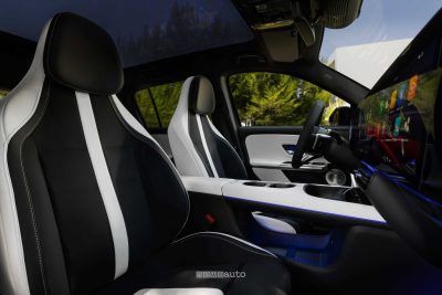 Nuova Mercedes GLB sedili anteriori