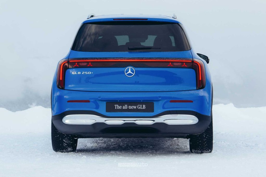 Nuova Mercedes GLB 250+ posteriore