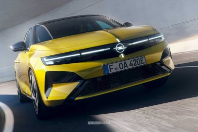 Nuova Opel Astra in movimento