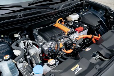 Toyota Urban Cruiser vano motore elettrico