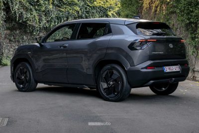 Toyota Urban Cruiser posteriore 3/4