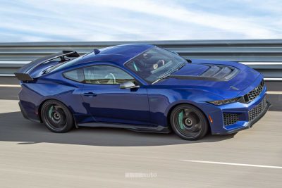 Ford Mustang Dark Horse SC Track Pack in pista