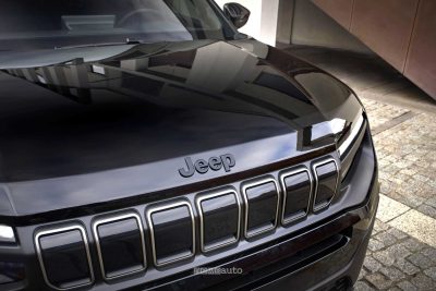 Jeep Avenger Black Edition griglia anteriore