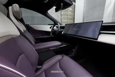 Mazda CX-6e plancia abitacolo