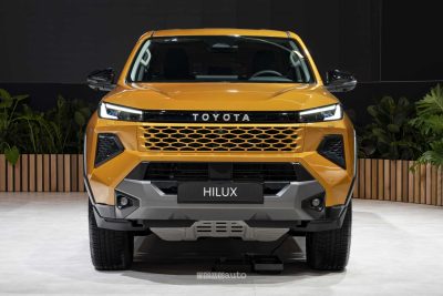 Nuova Toyota Hilux Hybrid a 48V frontale